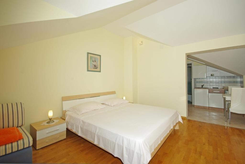 Apartments Villa Rose ซูมาร์ติน ภายนอก รูปภาพ
