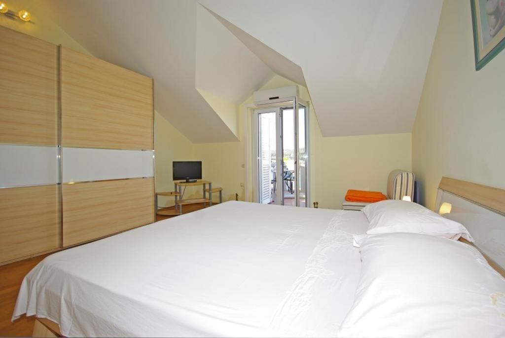 Apartments Villa Rose ซูมาร์ติน ภายนอก รูปภาพ
