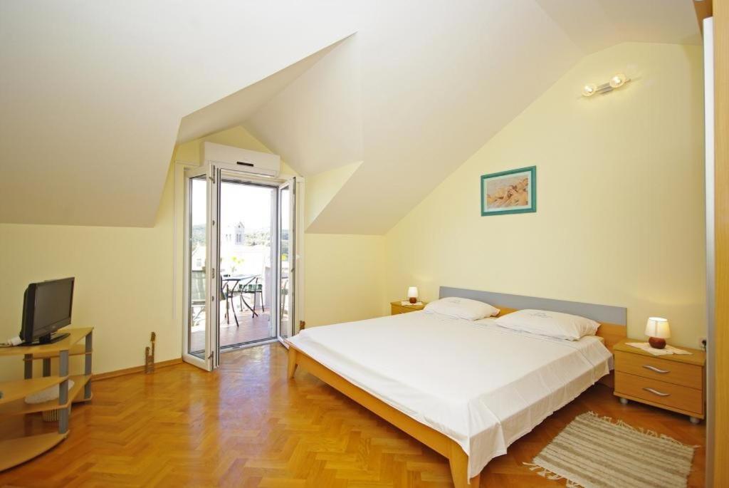 Apartments Villa Rose ซูมาร์ติน ภายนอก รูปภาพ