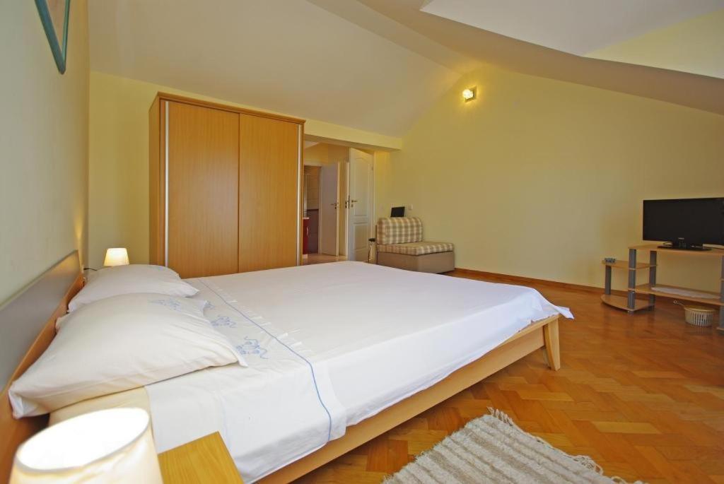 Apartments Villa Rose ซูมาร์ติน ภายนอก รูปภาพ